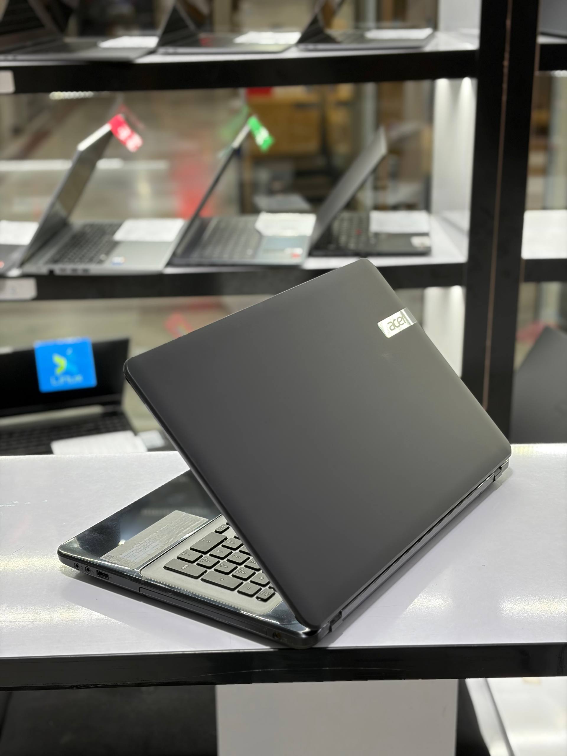 Acer Travelmate p272-m